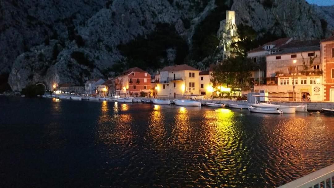 Apartments Jadra Omis Exterior photo