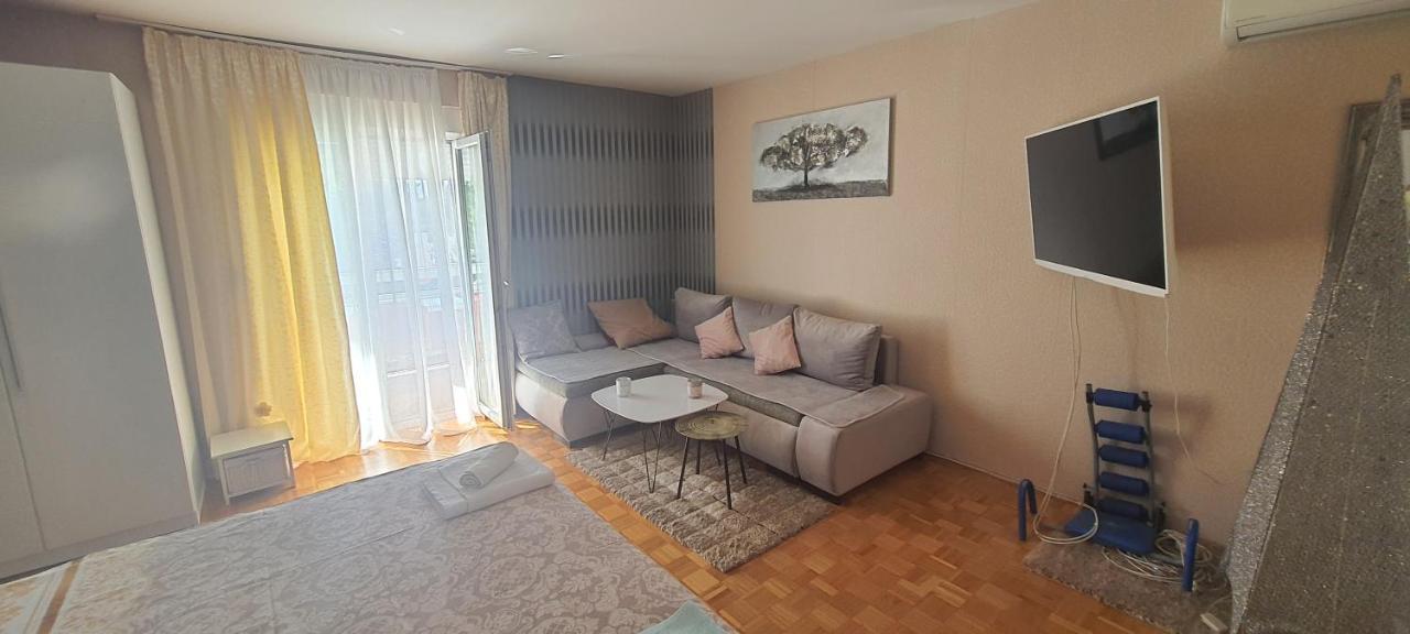 Apartments Jadra Omis Exterior photo